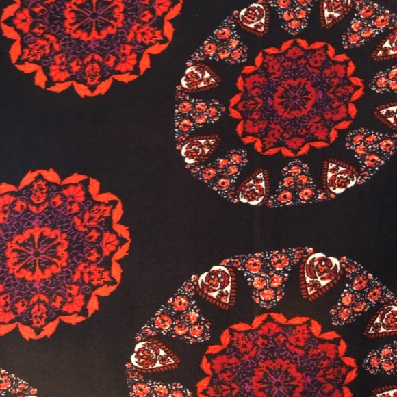 Patterned top - Picture 4 of 4